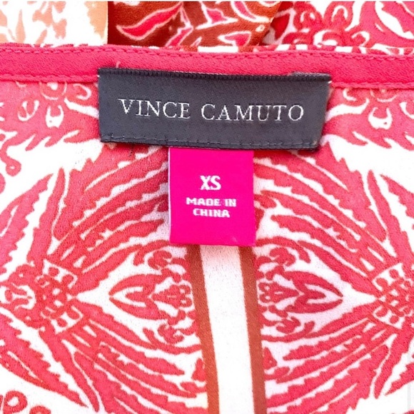 VINCE CAMUTO Sheer Damask Print Poncho
Tunic, Crepe Blouses, peach tones - Picture 4 of 4